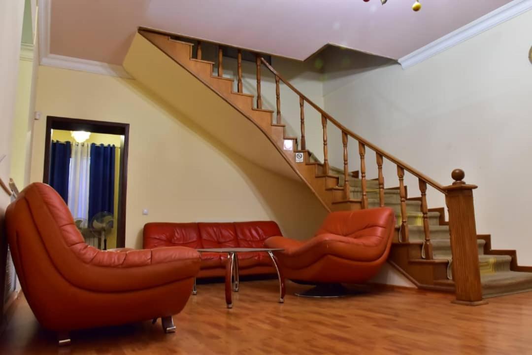 Gyumri Hotel 耶烈万 外观 照片