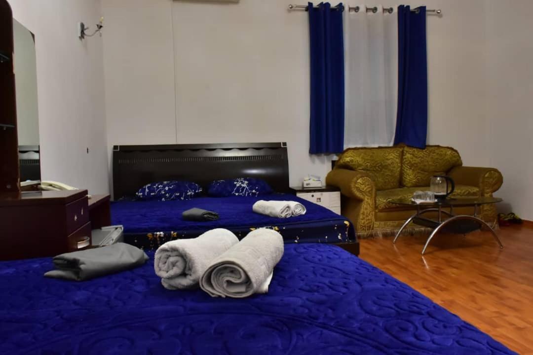 Gyumri Hotel 耶烈万 外观 照片