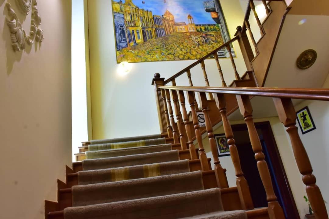 Gyumri Hotel 耶烈万 外观 照片