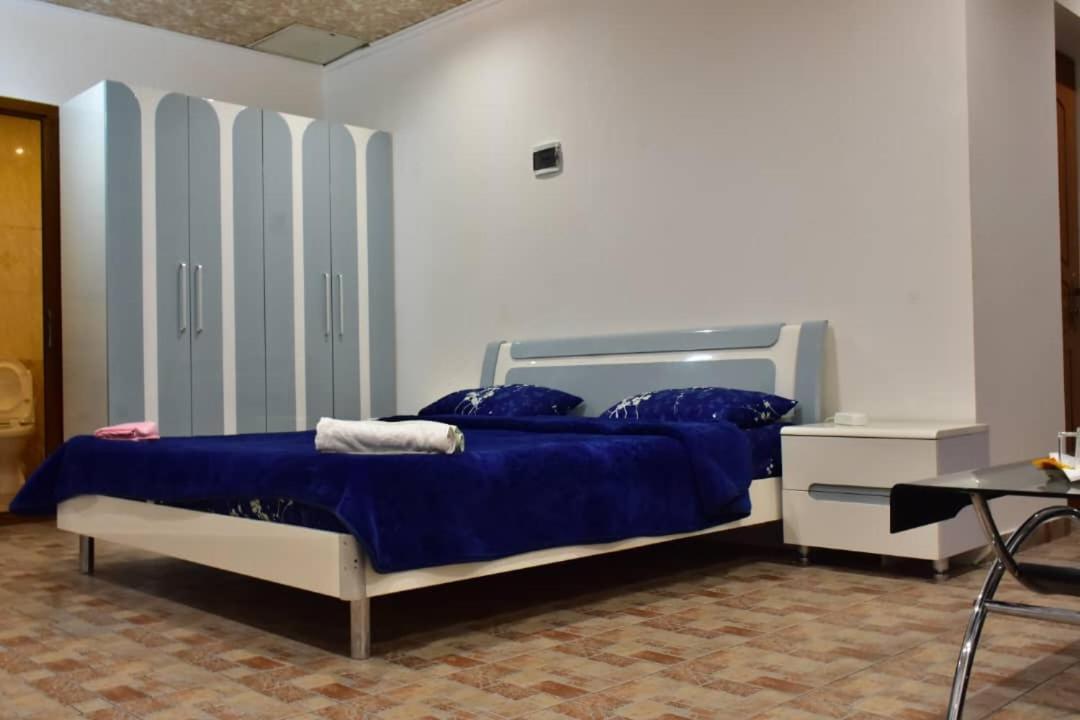 Gyumri Hotel 耶烈万 外观 照片