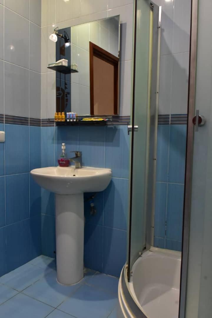 Gyumri Hotel 耶烈万 外观 照片